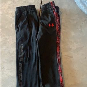 Lot of two under Armour pants